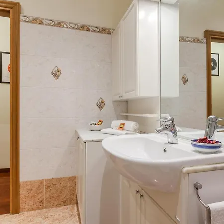 Oda ve Kahvaltı Art Roma